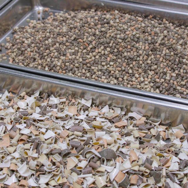 Recycled PE, PP and PET pellets and flakes as substitute raw material for the plastics industry